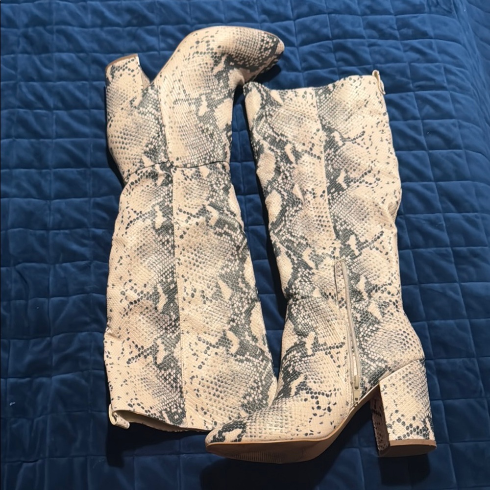 Steve Madden Snakeskin Pattern Knee-High Boots Size 10